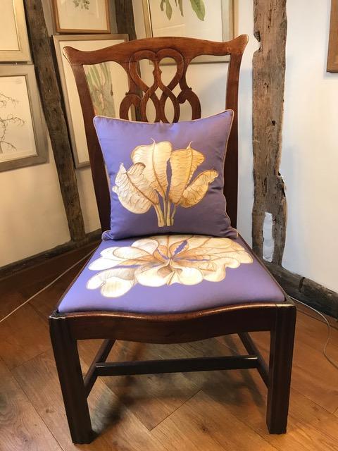 Cushion and fabric combination for Aconite design